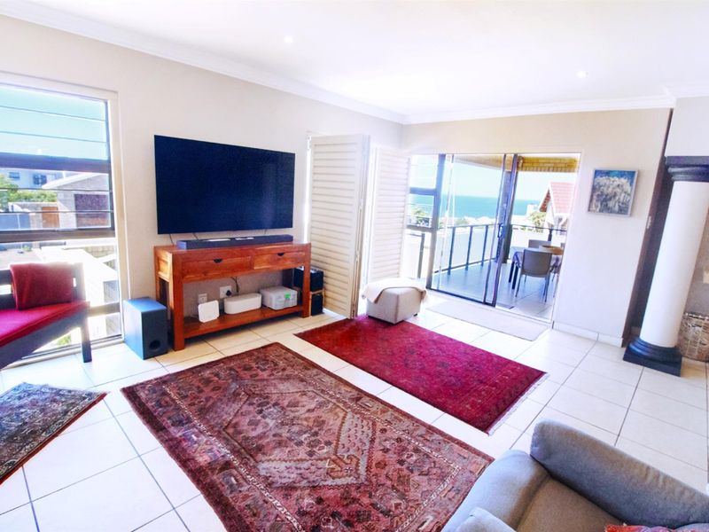 Dual Mandate: Seaview Home with Golden Sunrises, Privacy and Security Wavecrest, Jeffreys Bay - Photo 8
