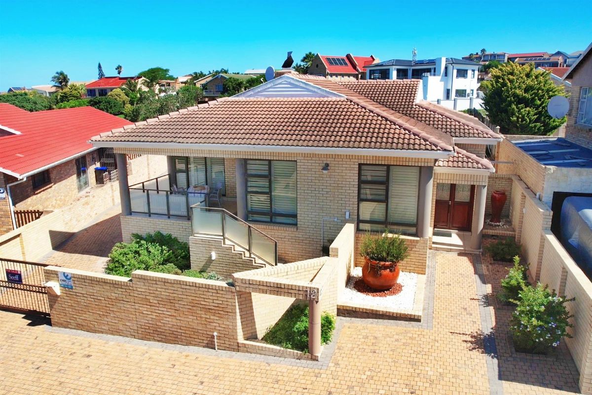 Exclusive Mandate | Where Ocean Views, Privacy and Prestige Meet - Wavecrest, Jeffreys Bay - Photo 2