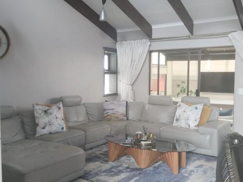 House For Sale in Ben Fleur, Witbank - Photo 5