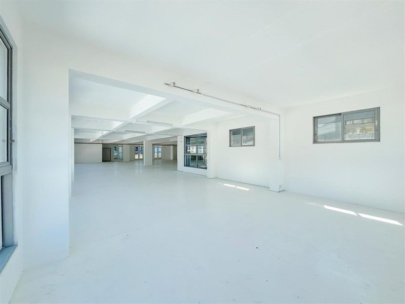 Commercial Property To Rent in Gardens, Cape Town - Photo 9