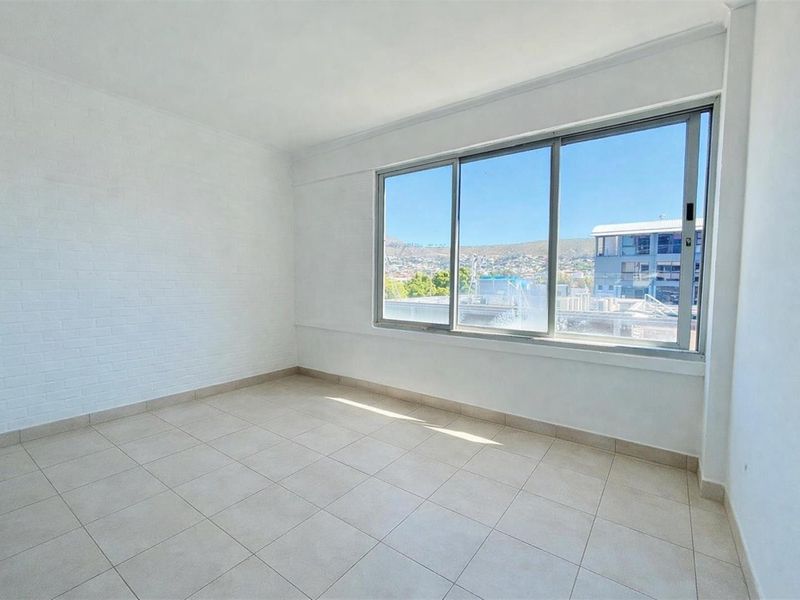 Commercial Property To Rent in Gardens, Cape Town - Photo 8