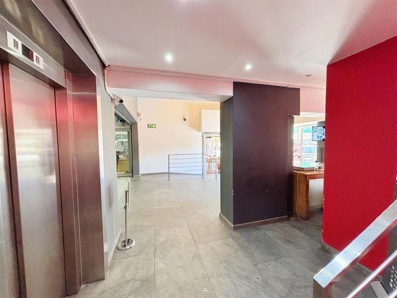 Commercial Property To Rent in Gardens, Cape Town - Photo 4