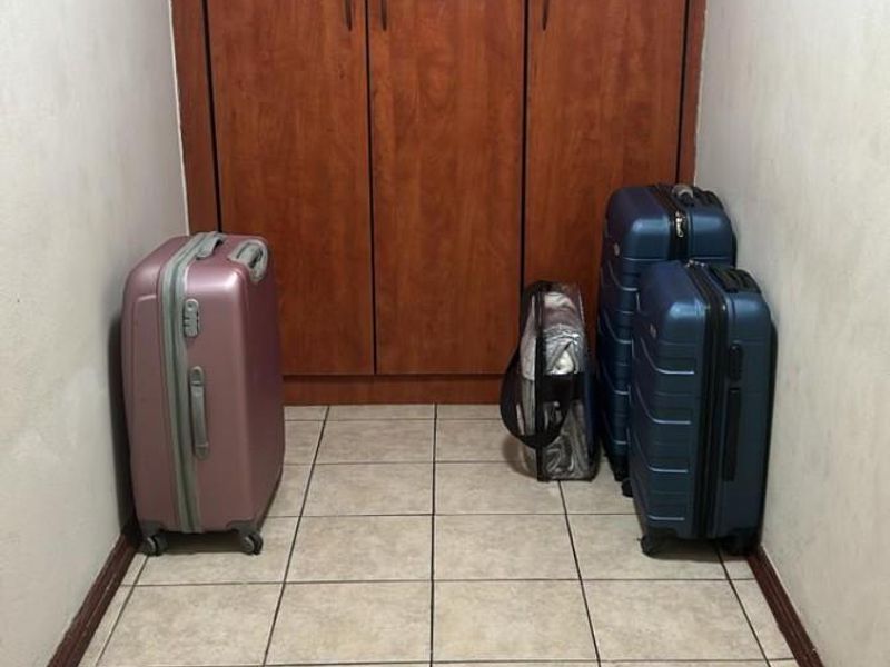 Bachelor Apartment for Sale in Braamfontein - Photo 5