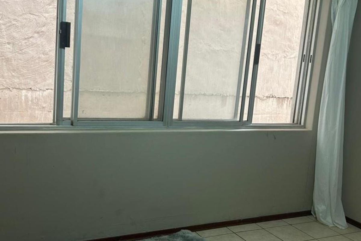 Bachelor Apartment for Sale in Braamfontein - Photo 3