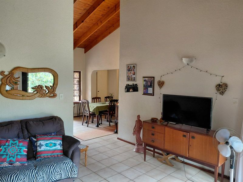 Beautiful townhouse in the beautiful Mbabala Lodge. - Photo 9