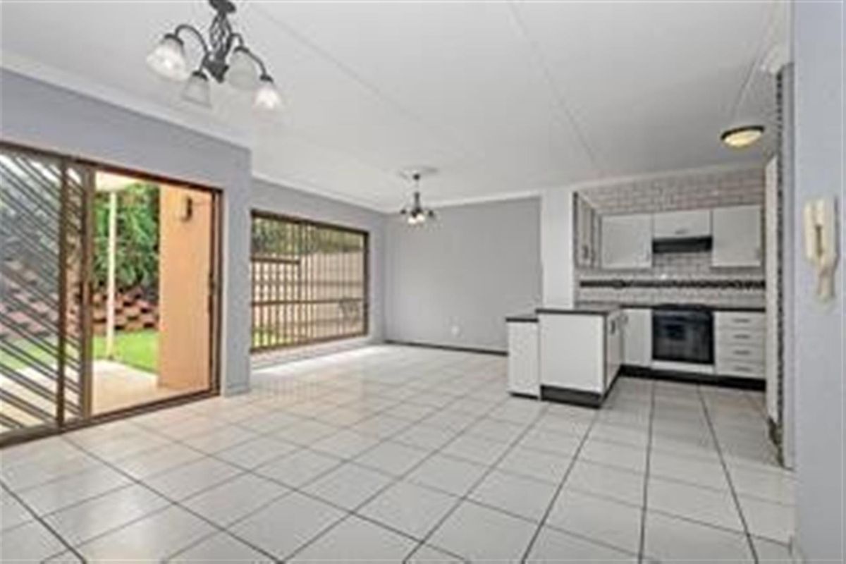 A Gem In A Secure Complex - Photo 2