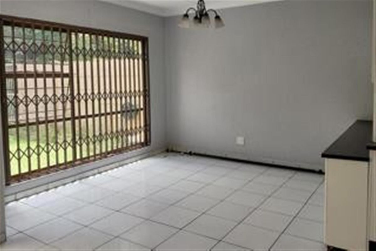 A Gem In A Secure Complex - Photo 5