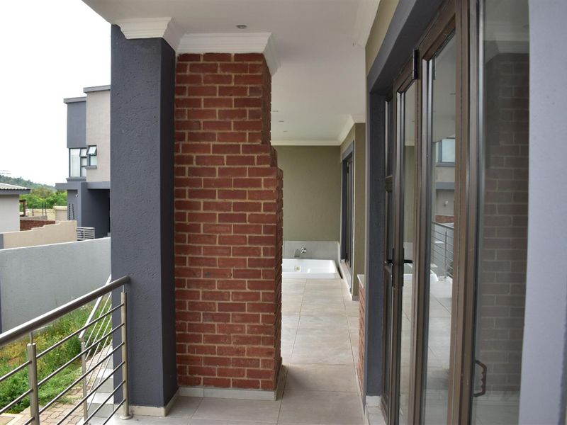 Luxury 5 Bedroom Home with Jacuzzi, Inverter Port and Designer Features - Photo 5