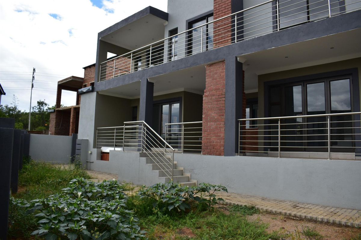 Luxury 5 Bedroom Home with Jacuzzi, Inverter Port and Designer Features - Photo 2