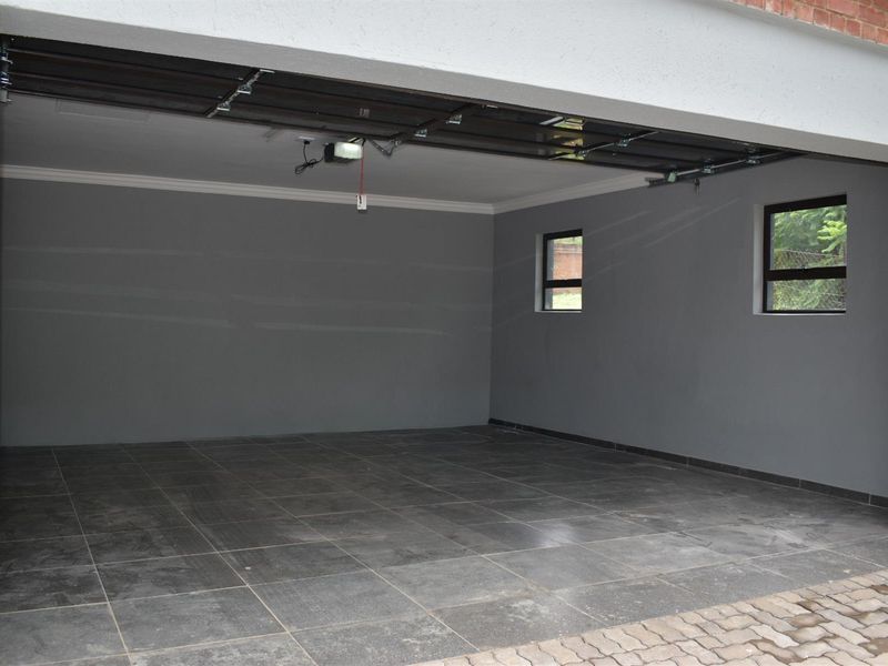 Luxury 5 Bedroom Home with Jacuzzi, Inverter Port and Designer Features - Photo 8