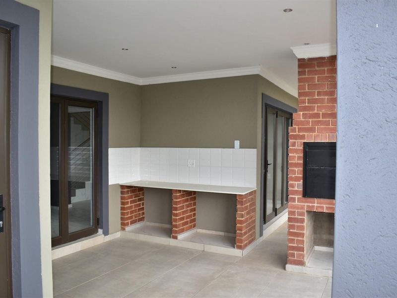 Luxury 5 Bedroom Home with Jacuzzi, Inverter Port and Designer Features - Photo 6