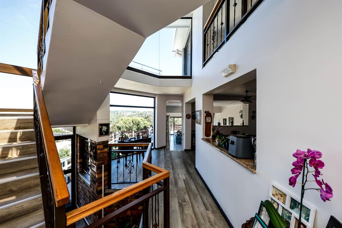 Blue Bend Coastal Masterpiece - Exceptional Family Home with Panoramic Ocean Views - Photo 5