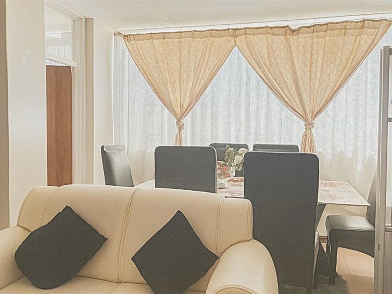 NO TRANSFER DUTY. 1.5 Bed Apartment For Sale in Sunnyside, Pretoria - Photo 5