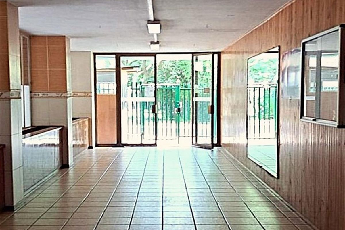 NO TRANSFER DUTY. 1.5 Bed Apartment For Sale in Sunnyside, Pretoria - Photo 4