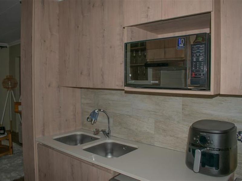 2 Bedroom Family Apartment in Roodepark Eco Estate | Secure Wildlife Living - Photo 3