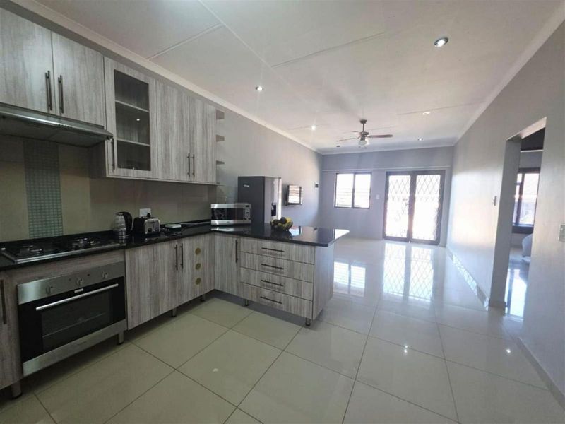 Apartment for Sale in Tzaneen. Convenient CBD Living. - Photo 5