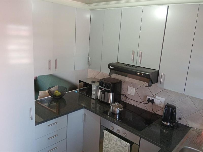 Apartment For Sale in Albemarle Ext 1, Albemarle, Germiston - Photo 6