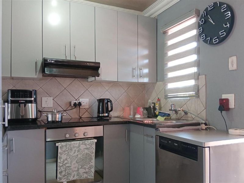 Apartment For Sale in Albemarle Ext 1, Albemarle, Germiston - Photo 5