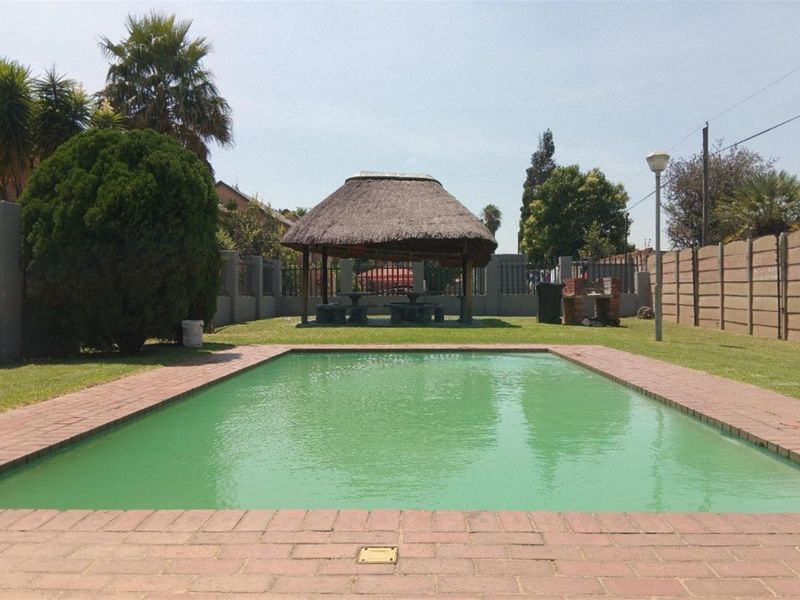 Apartment For Sale in Albemarle Ext 1, Albemarle, Germiston - Photo 4