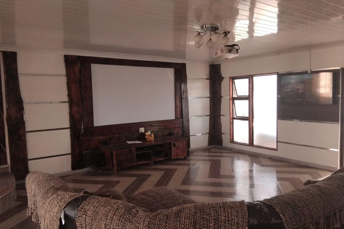 4 Bedroom House For Sale in Wavecrest Strandfontein - Photo 4