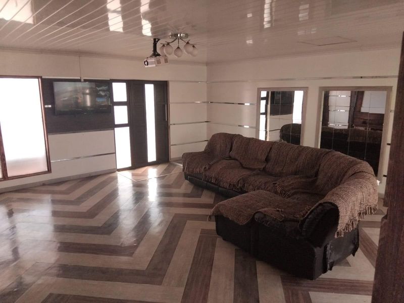 4 Bedroom House For Sale in Wavecrest Strandfontein - Photo 5