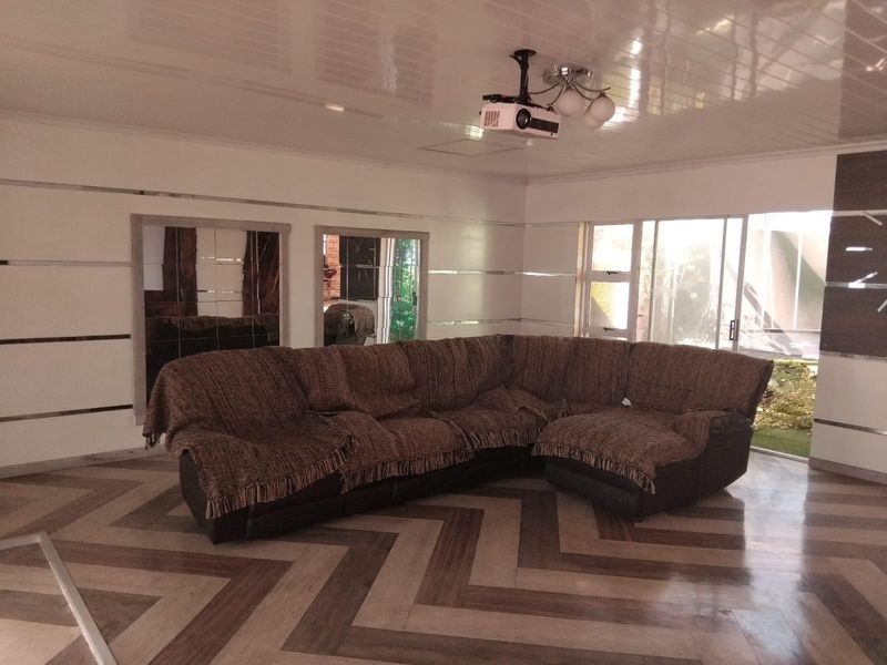 4 Bedroom House For Sale in Wavecrest Strandfontein - Photo 3