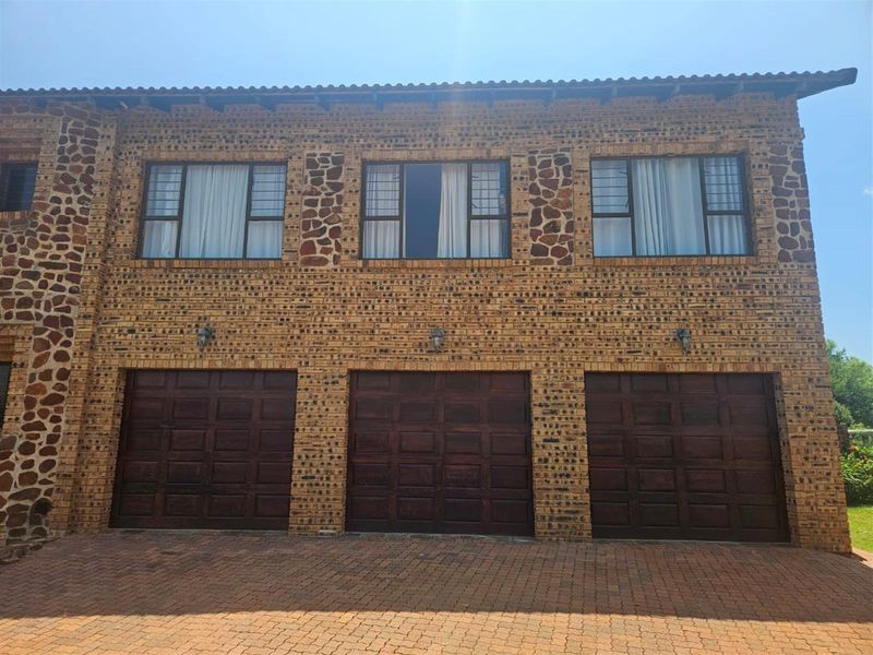 PRIVATE WILDLIFE ESTATE LIVING - Photo 7