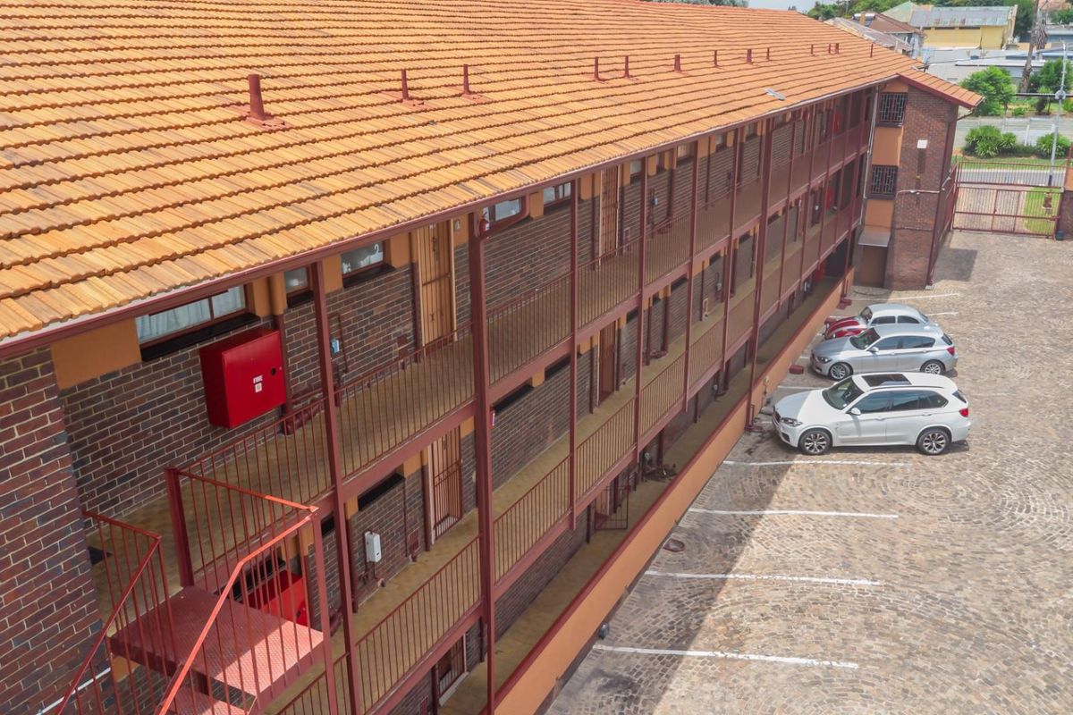 Fully-Let block of flats in Kew - For Sale - Photo 5