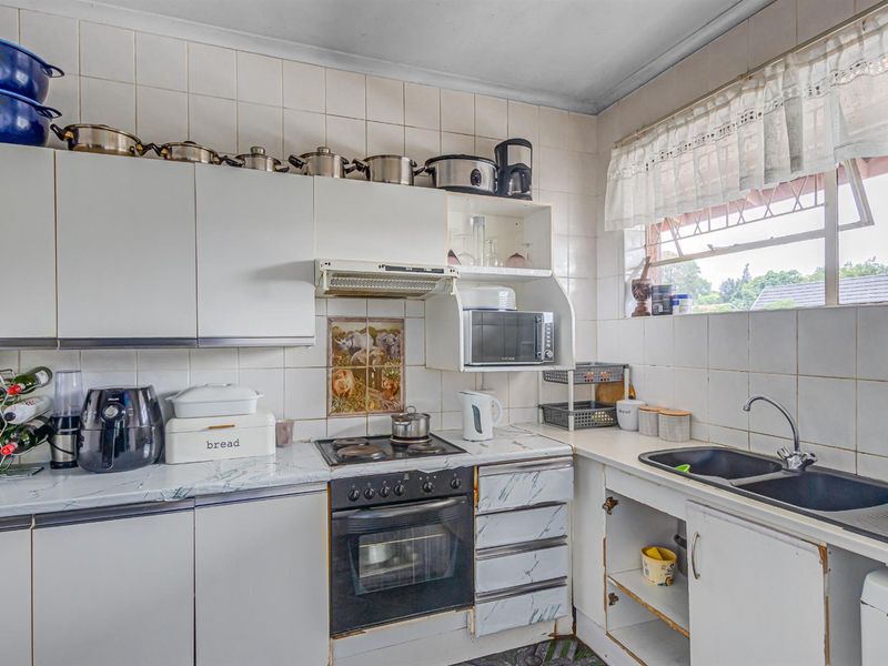 Fully-Let block of flats in Kew - For Sale - Photo 8