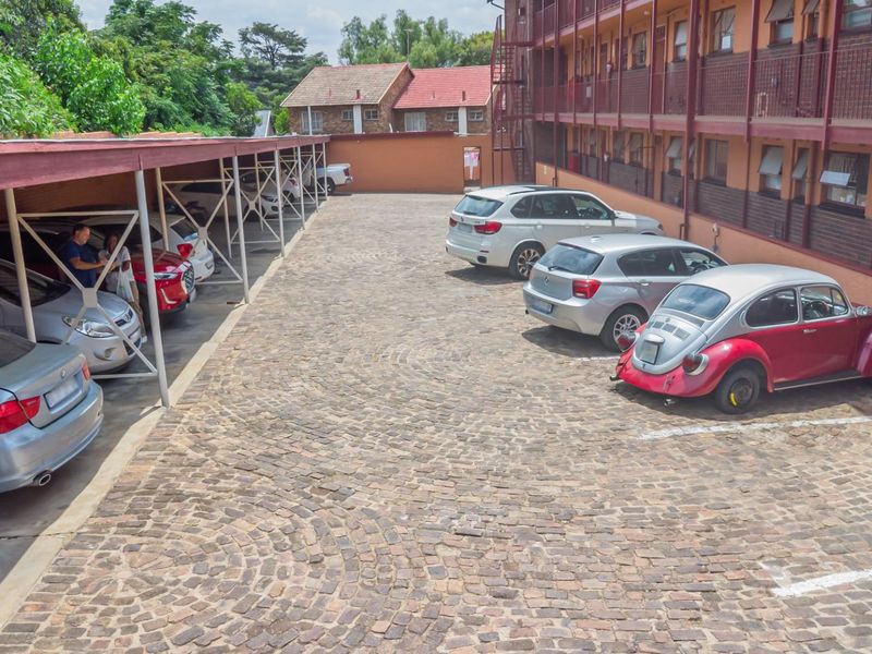 Fully-Let block of flats in Kew - For Sale - Photo 4