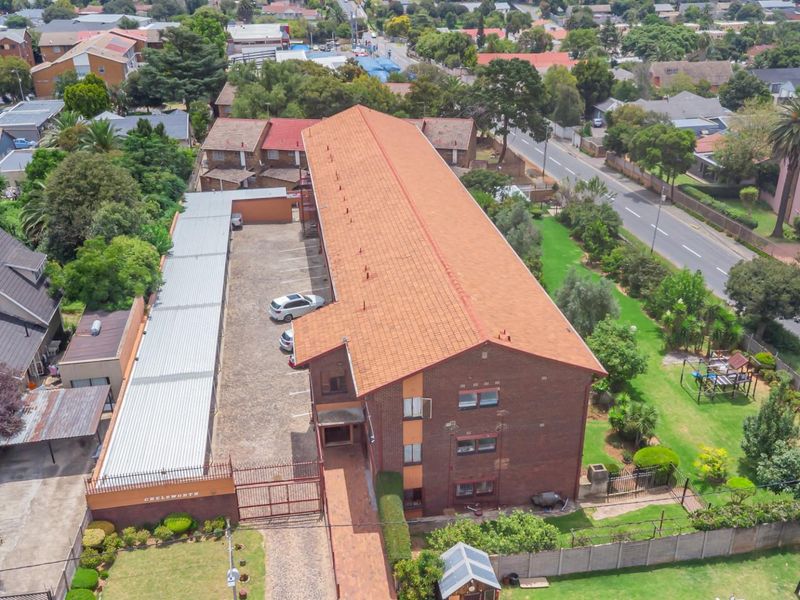 Fully-Let block of flats in Kew - For Sale - Photo 3