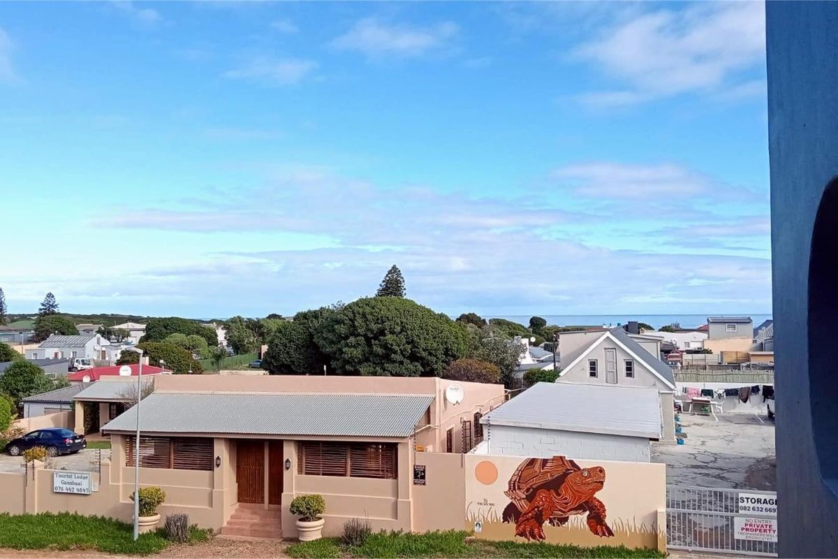 Gansbaai Gold Standard in Lock-Up and Go Investment Living - Photo 5