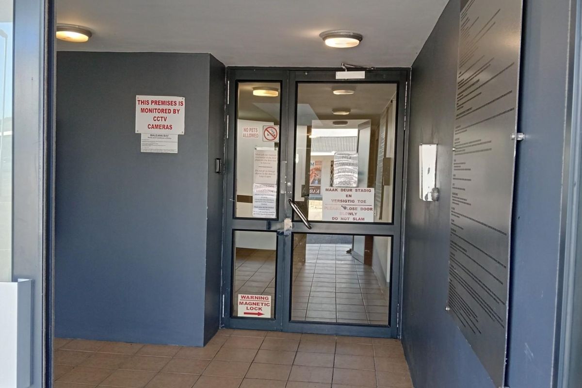 Gansbaai Gold Standard in Lock-Up and Go Investment Living - Photo 3
