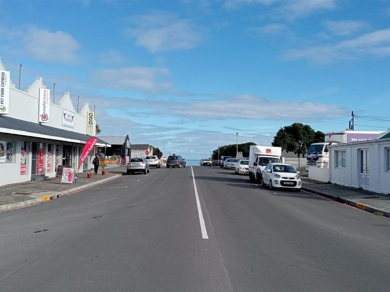 Gansbaai Gold Standard in Lock-Up and Go Investment Living - Photo 2