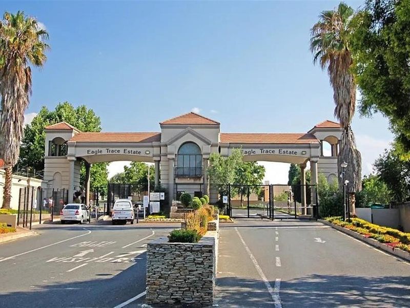 3Bed 3.5Bath house For Sale in Fourways - Photo 2