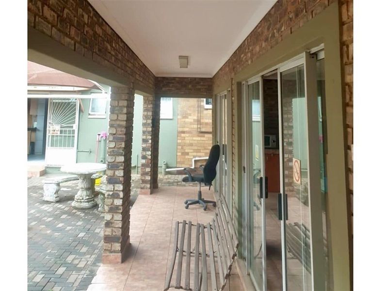 Bachelor Flat to rent - Vanderbijlpark - Photo 7