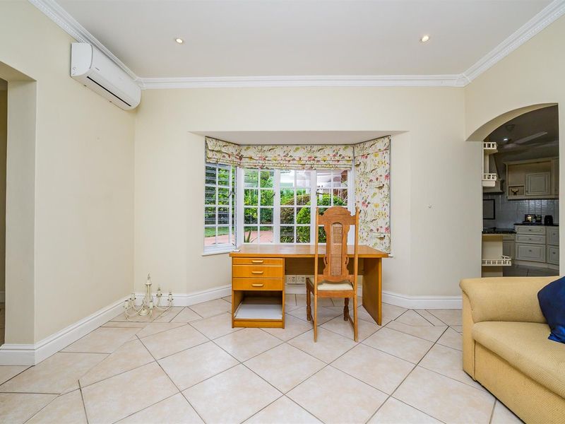 Single story 3 bedroom home in saught after Mount Edgecombe Estate 1 - Photo 10