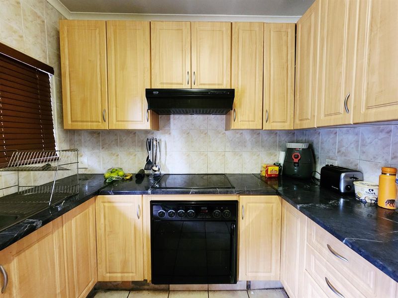 4 Bedroom House including a Bachelor with Pool and Double Garage for sale in Valhalla Centurion - Photo 5