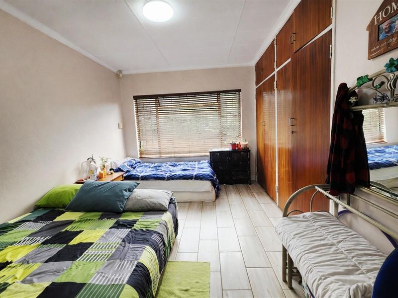 4 Bedroom House including a Bachelor with Pool and Double Garage for sale in Valhalla Centurion - Photo 8