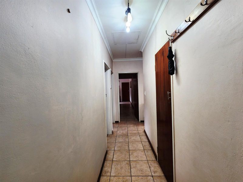 4 Bedroom House including a Bachelor with Pool and Double Garage for sale in Valhalla Centurion - Photo 6