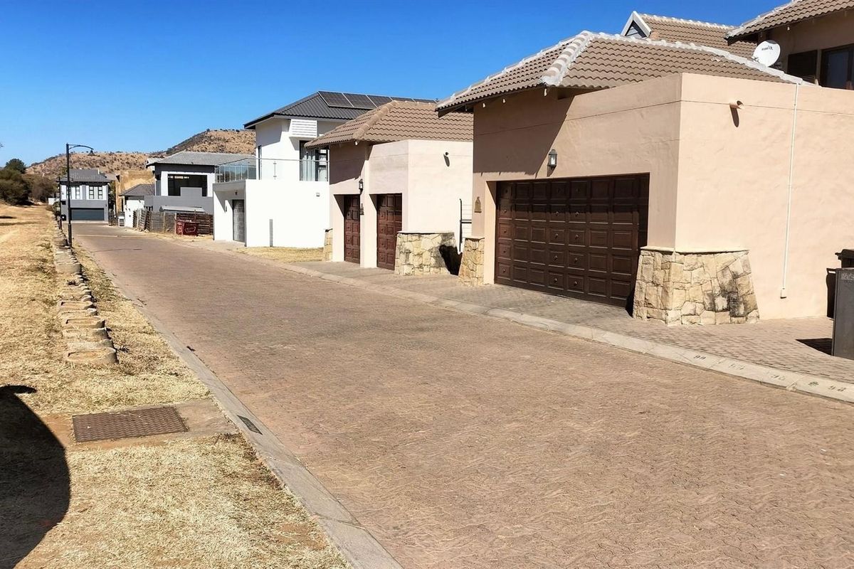 House To Rent in The Islands Estates, Hartbeespoort, North West - Photo 3