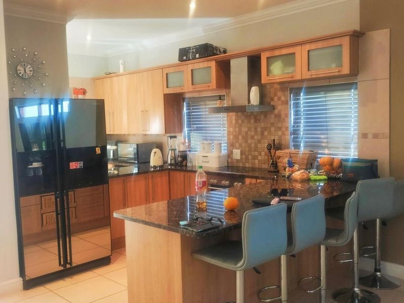 House To Rent in The Islands Estates, Hartbeespoort, North West - Photo 8