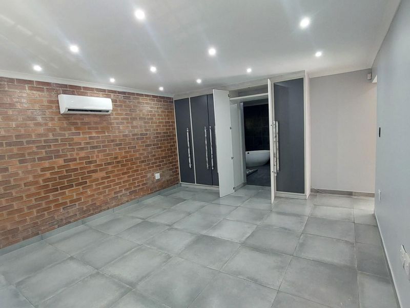 120m2 Office Space to Let in Cowies Hill Park - Avail Immediately This one Won't last long - Photo 10