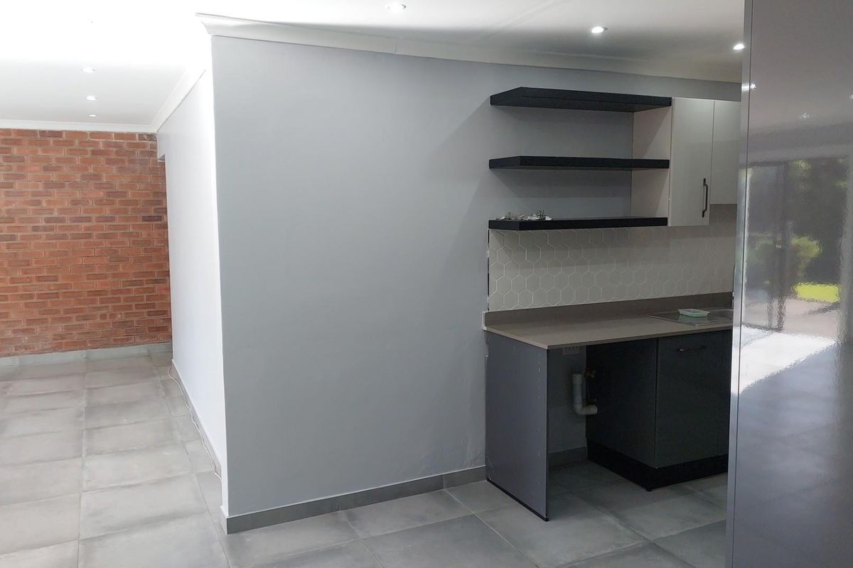 120m2 Office Space to Let in Cowies Hill Park - Avail Immediately This one Won't last long - Photo 4