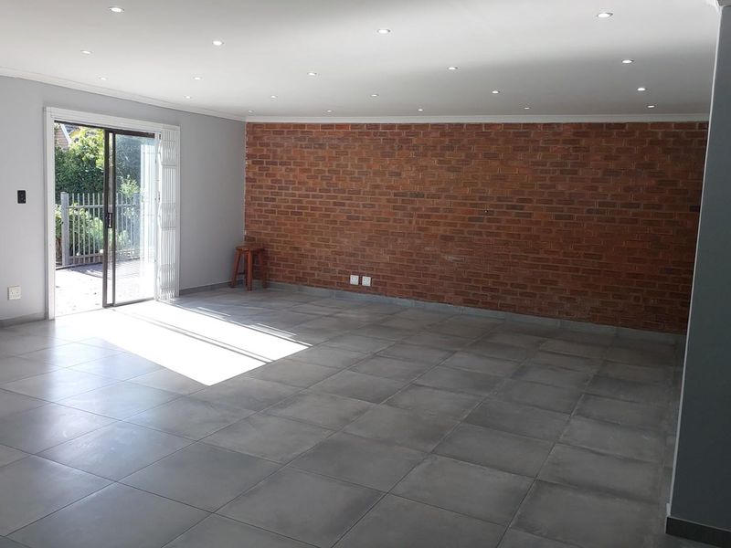 120m2 Office Space to Let in Cowies Hill Park - Avail Immediately This one Won't last long - Photo 2