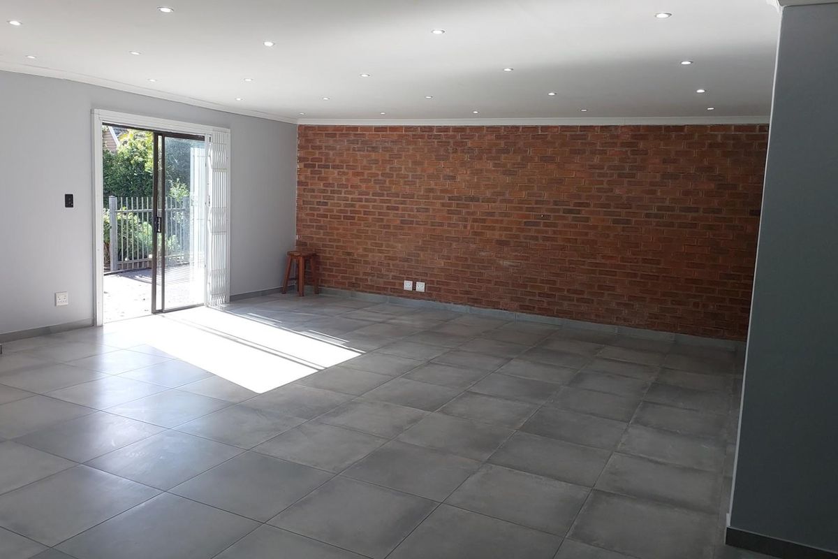 120m2 Office Space to Let in Cowies Hill Park - Avail Immediately This one Won't last long - Photo 2