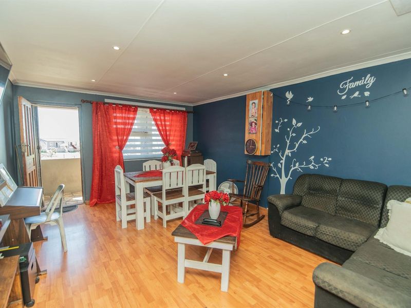 Spacious and beautifully maintained 3 Bedroom, 2 Bathroom Home! - Photo 8