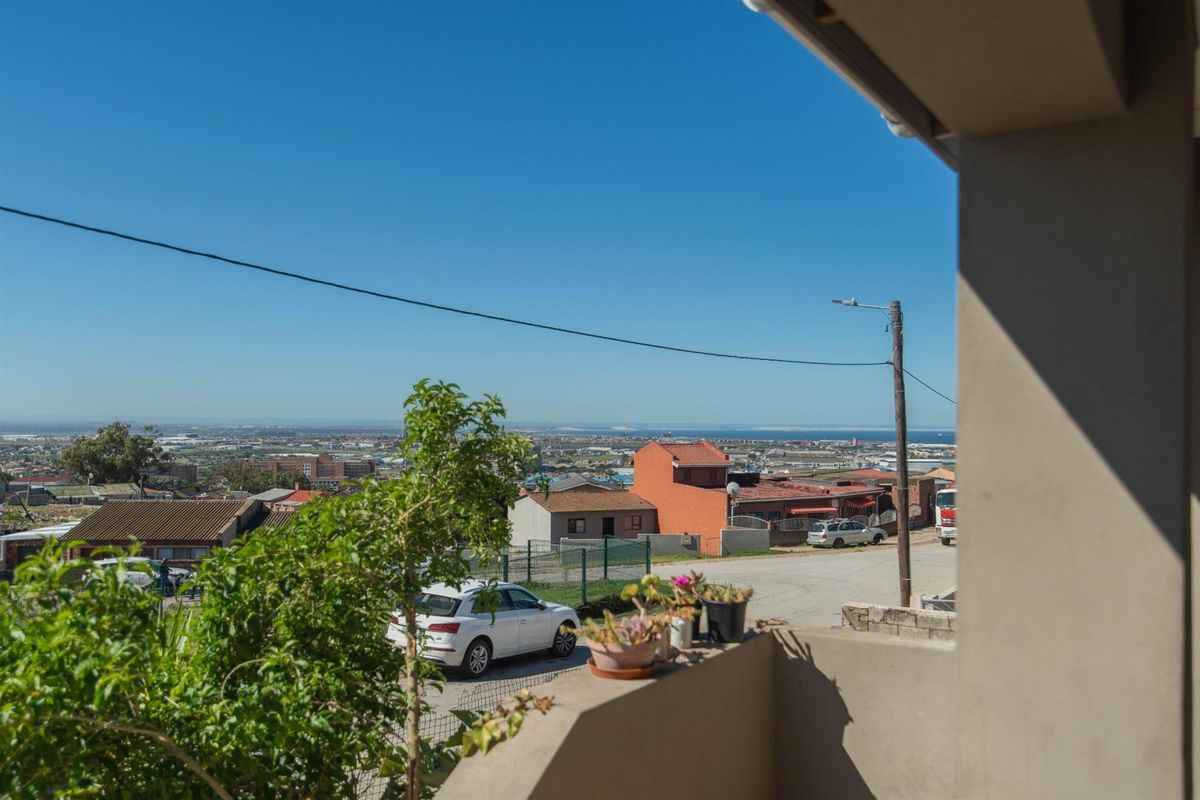 Spacious and beautifully maintained 3 Bedroom, 2 Bathroom Home! - Photo 3