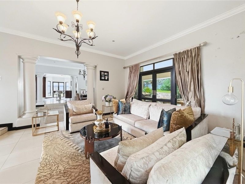 Spacious Luxury Family Home in Dainfern Valley Estate - Photo 10