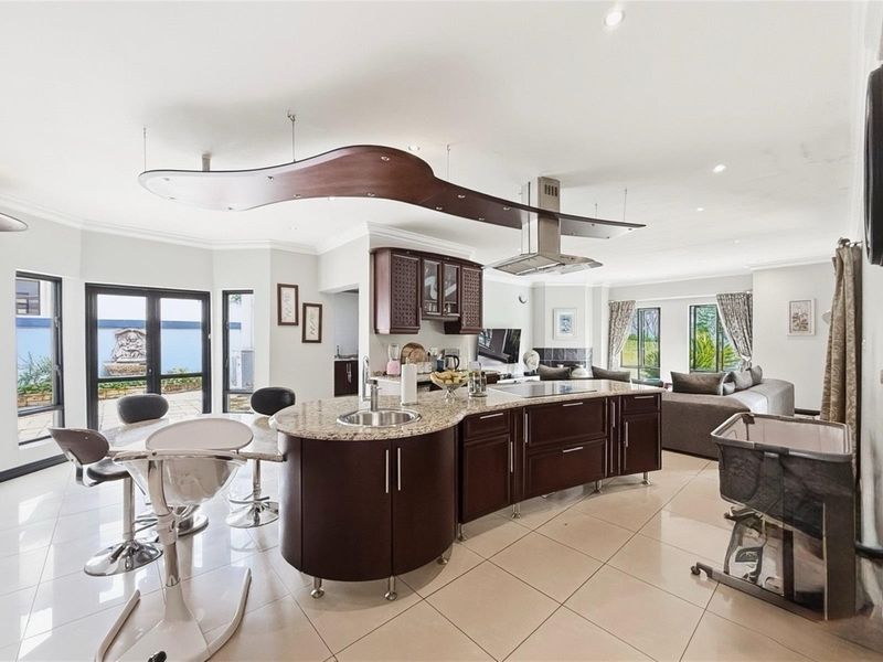 Spacious Luxury Family Home in Dainfern Valley Estate - Photo 4